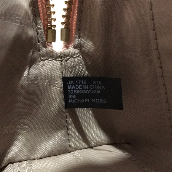 Michael Kors Pouch - Picture 14 of 16